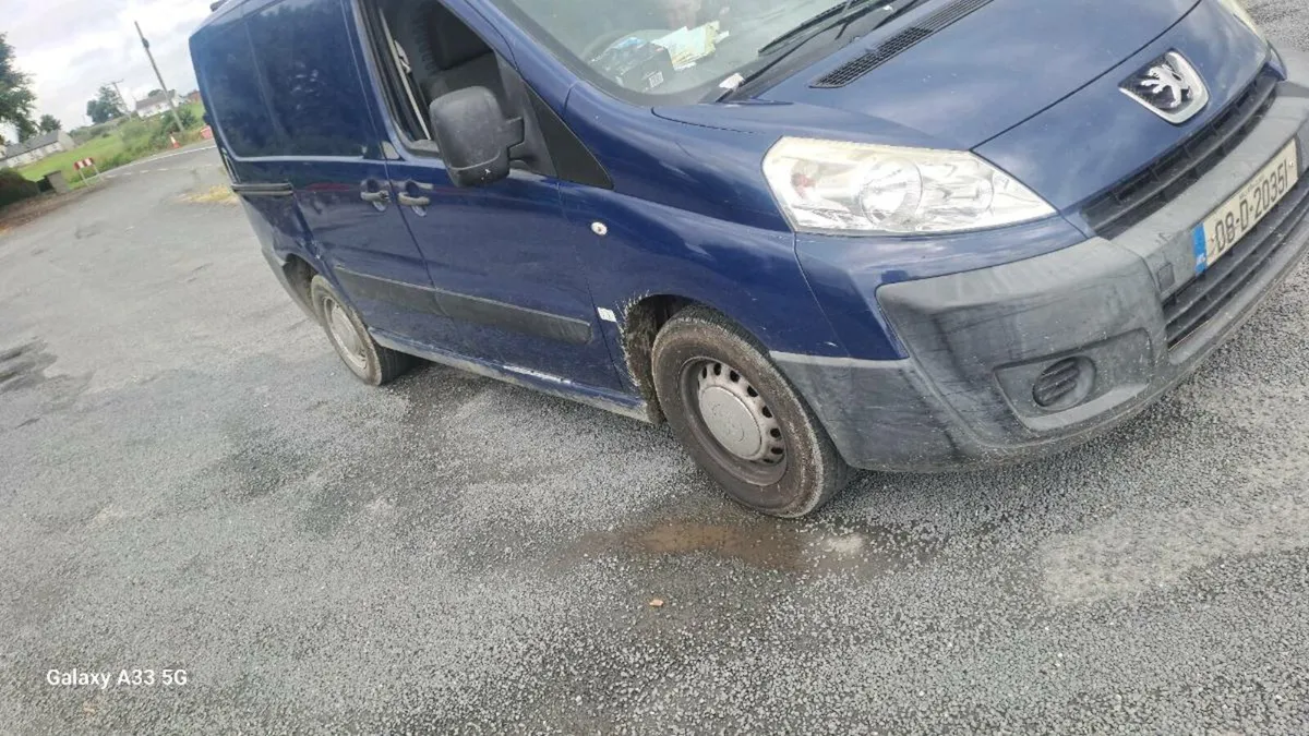 Van - Image 2