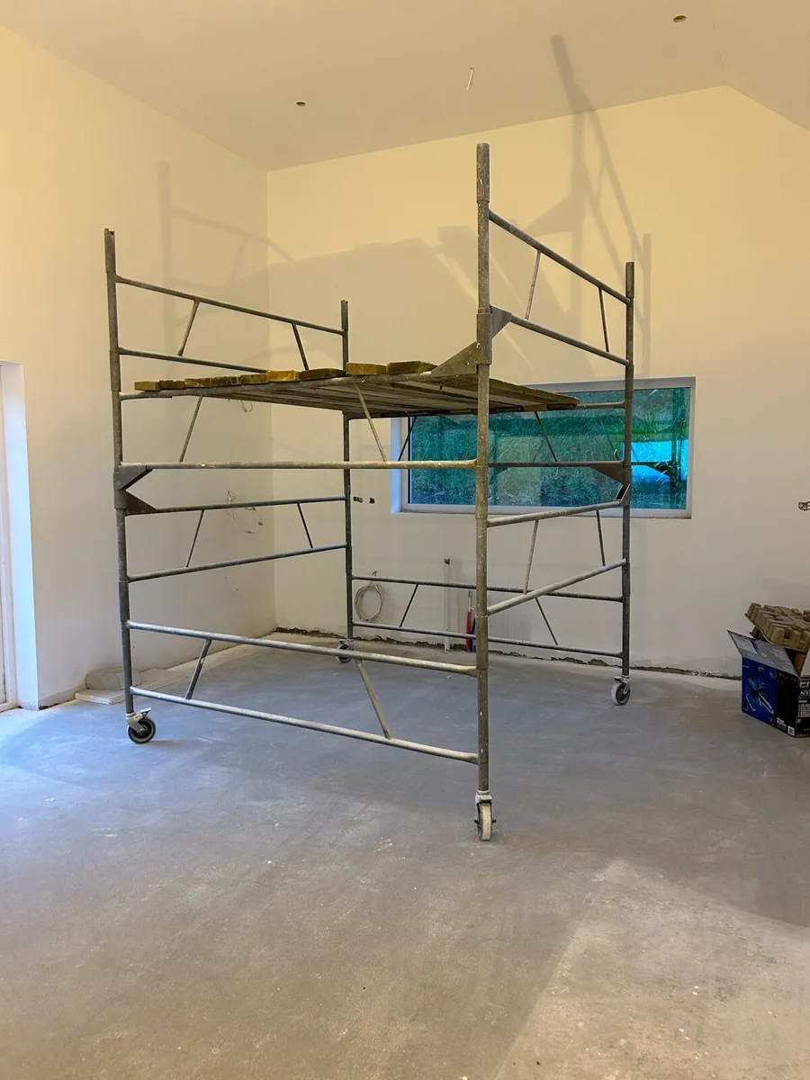 Tower scaffolding - Image 1