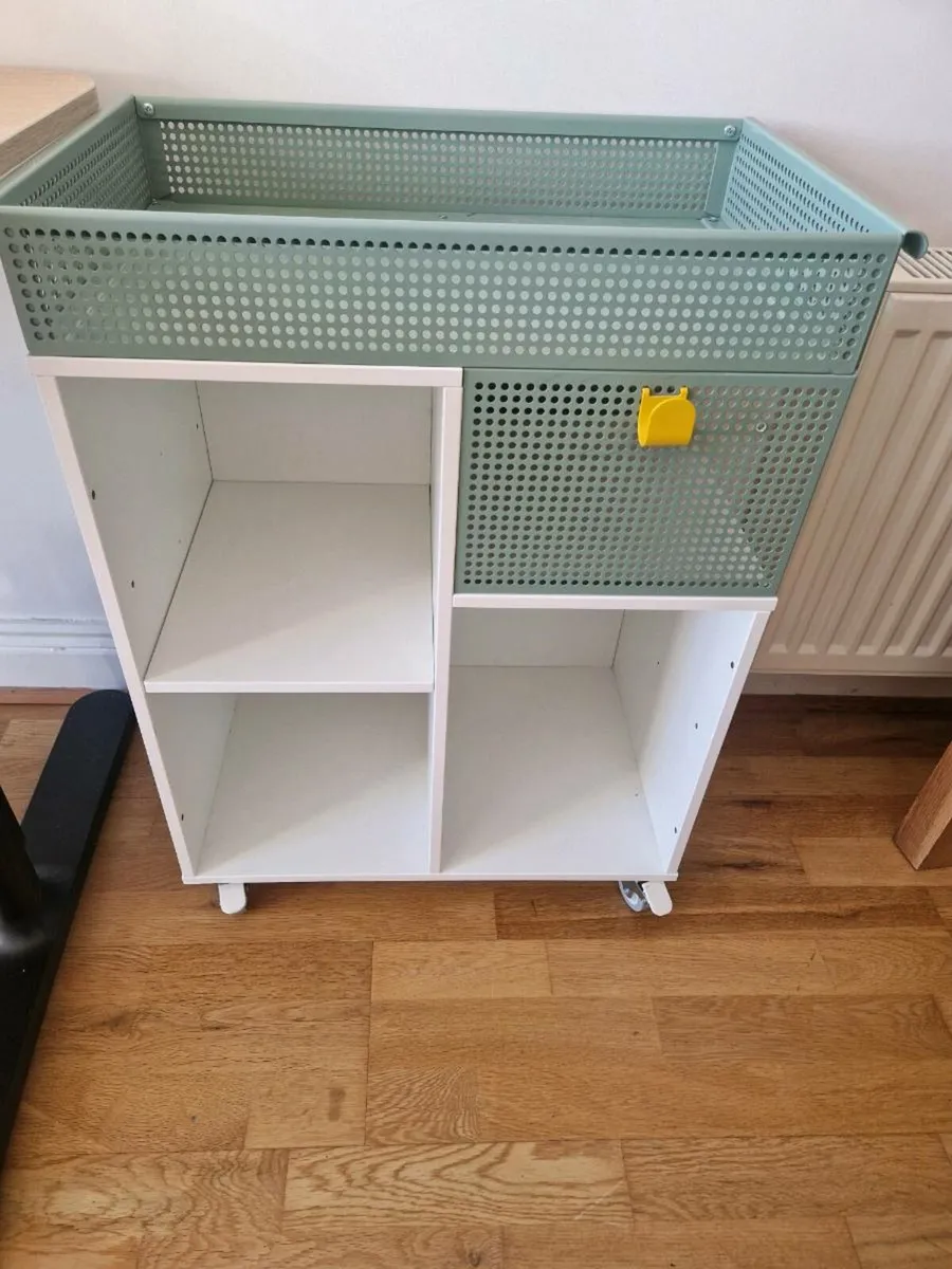 Desk and chair - Image 4
