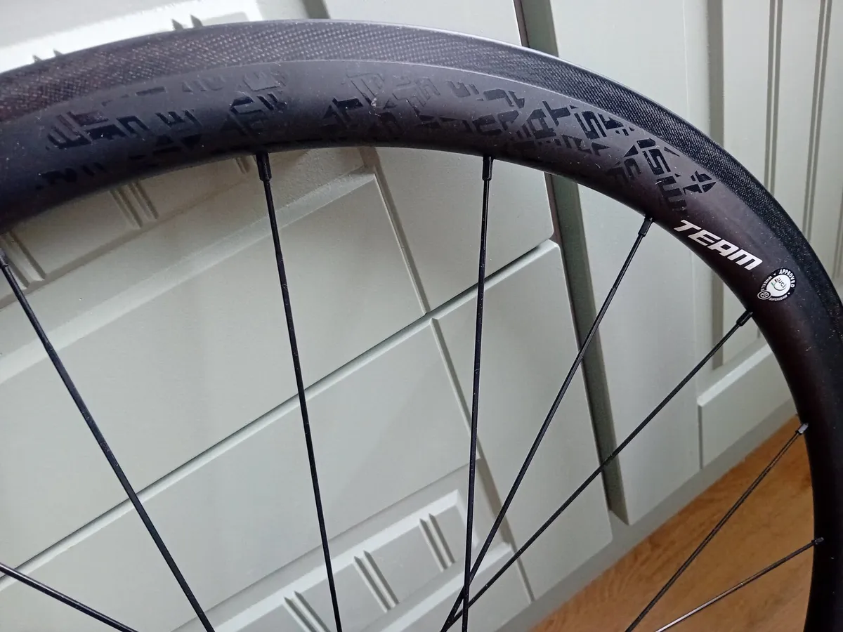 Carbon Road Bike Wheels - Image 1