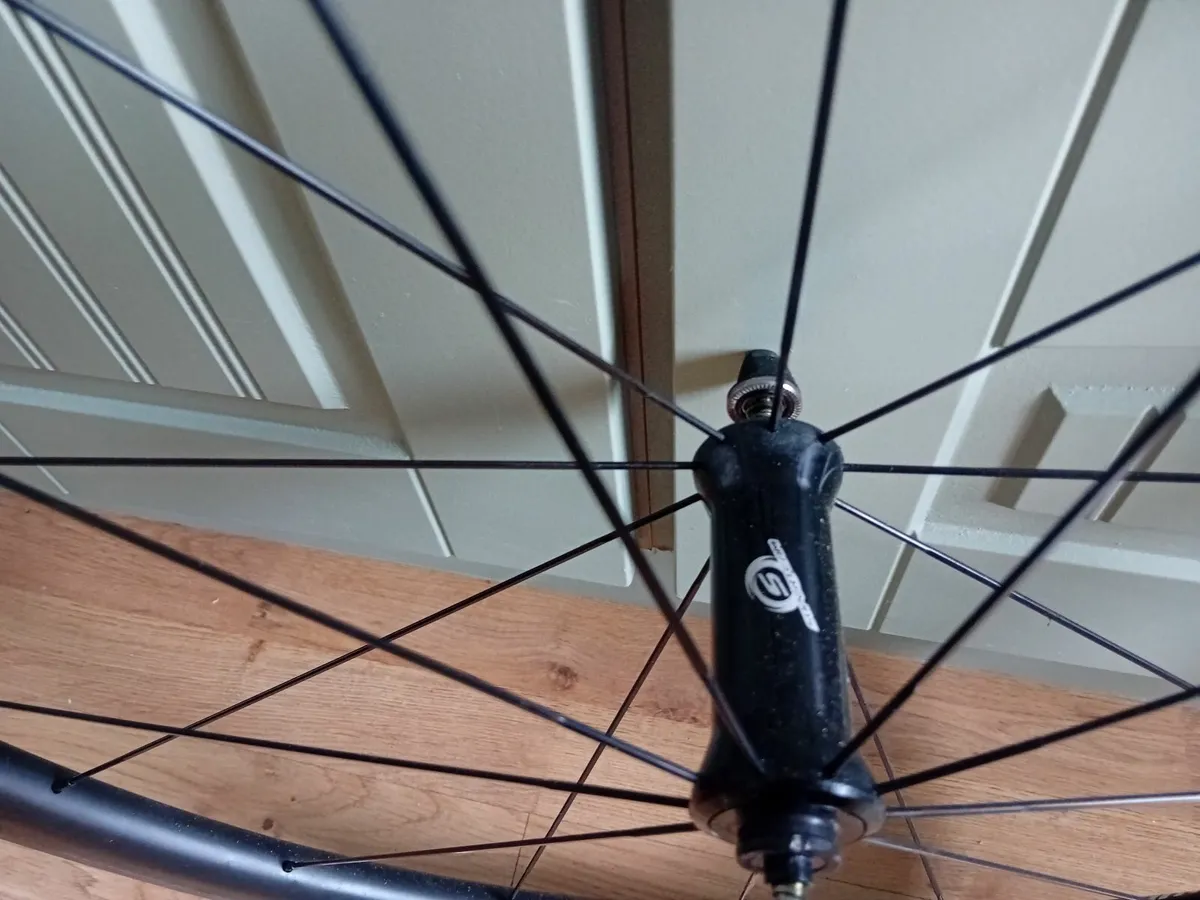 Carbon Road Bike Wheels - Image 2