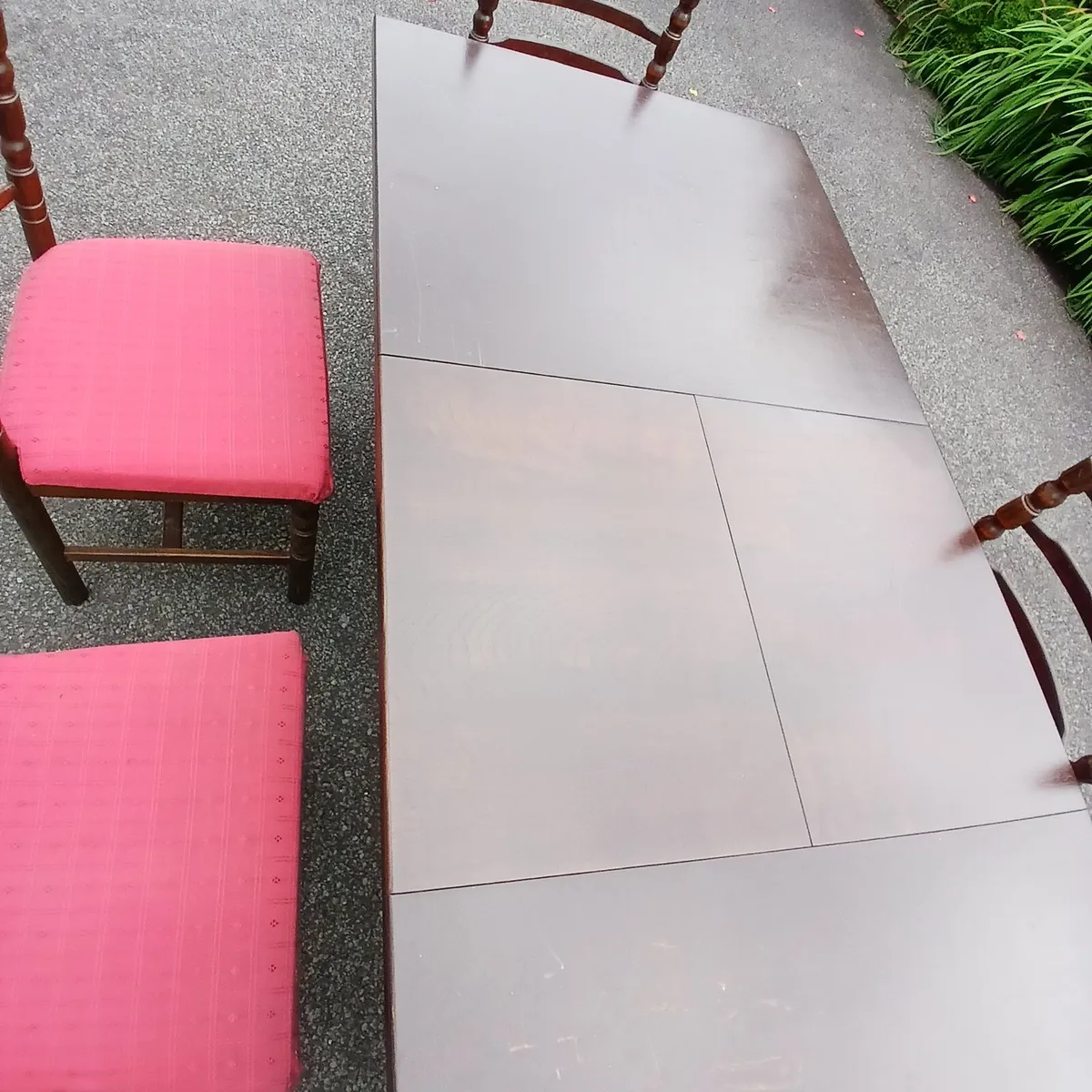 Table plus 5 chairs - Image 4