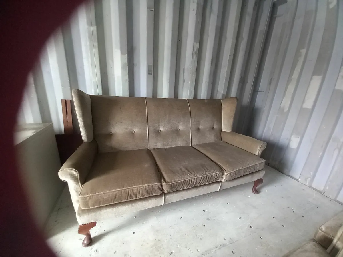 Sofa and Two matching chairs [3 piece suite] - Image 2