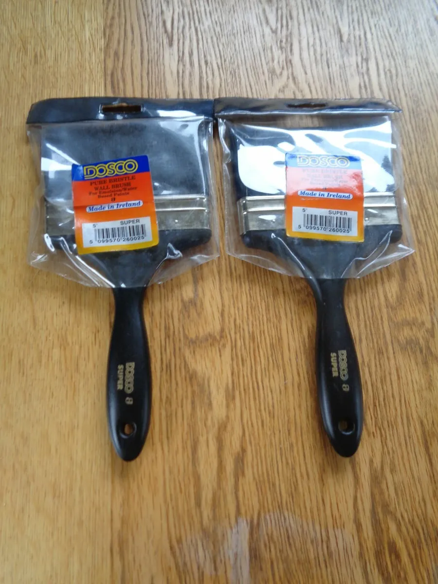 Dosco 5" Pure Bristle Wall Brushes x 2 for Sale - Image 1