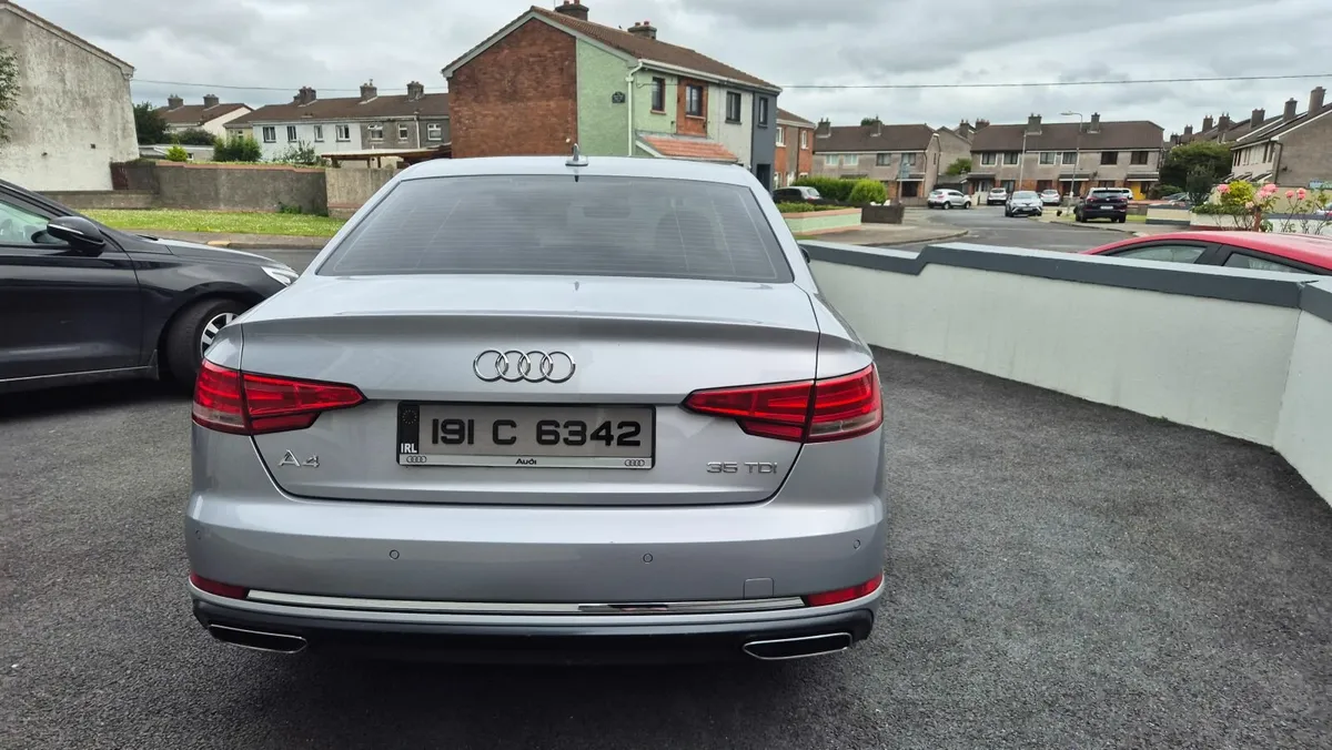 Audi A4 SE Limousine 2.0TDI S-TRONIC 150HP - Image 2