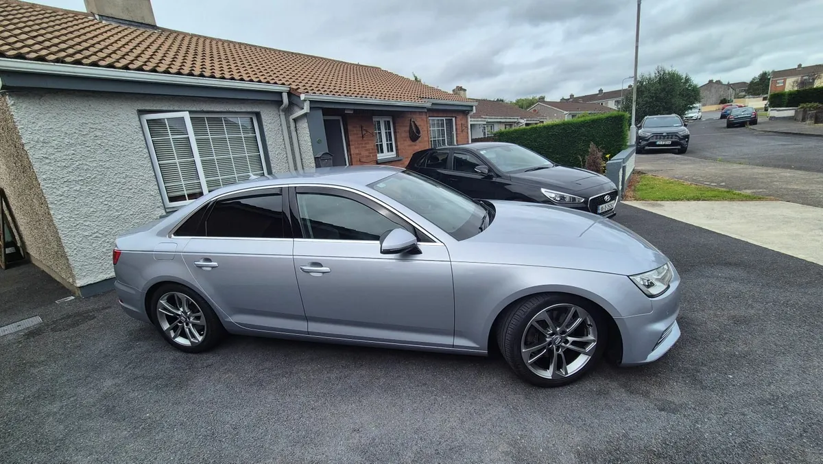 Audi A4 SE Limousine 2.0TDI S-TRONIC 150HP - Image 3