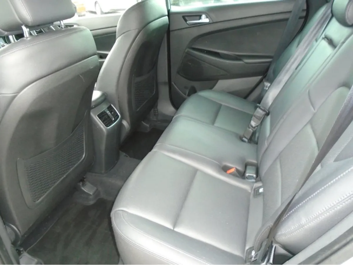 Hyundai Tucson Tucson 2WD SE 5DR Auto High Spec - Image 3
