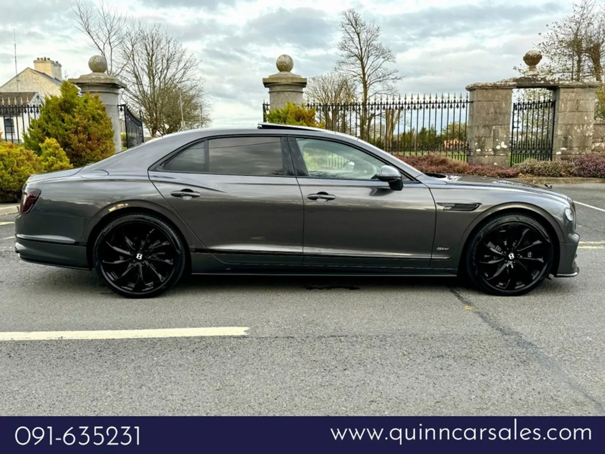 Bentley Flying Spur 3.0 V6 Hybrid Auto huge Spec - Image 2