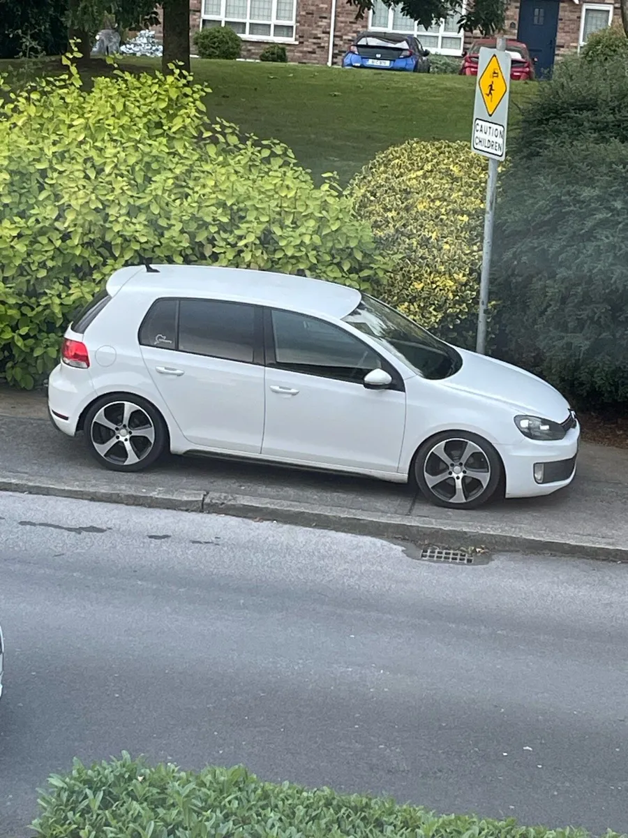 VW Golf 1.6 2010 - Image 2