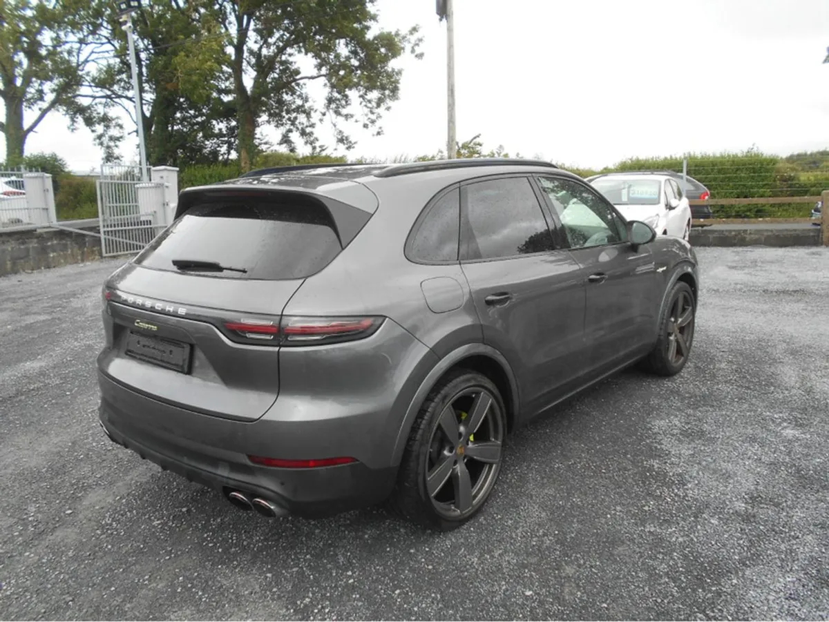 Porsche Cayenne V6 Platinum ED E-hybrid - Image 2