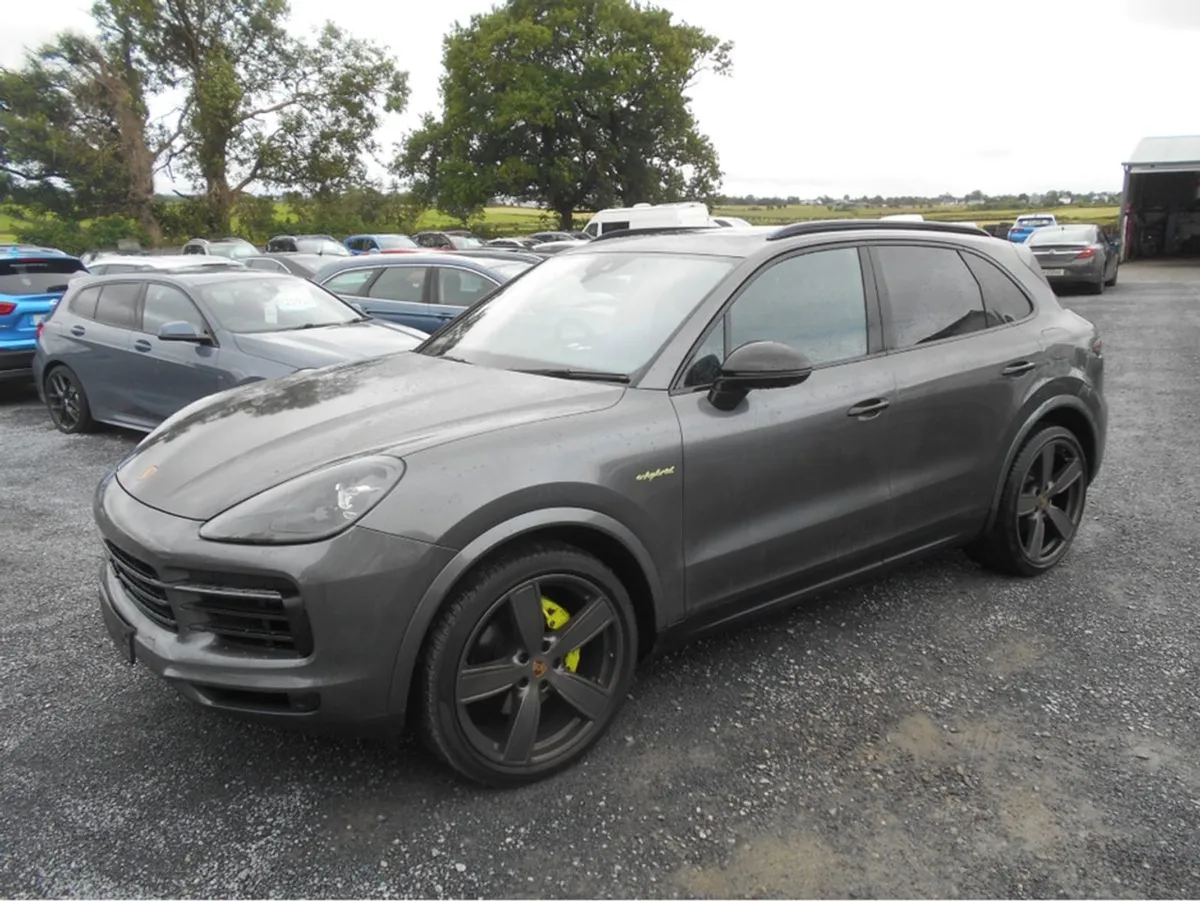 Porsche Cayenne V6 Platinum ED E-hybrid - Image 3