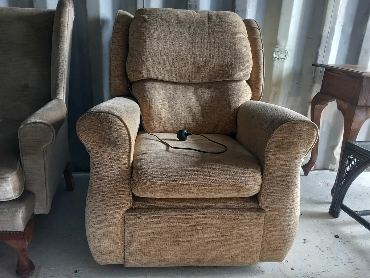 Recliner Chair - Image 1