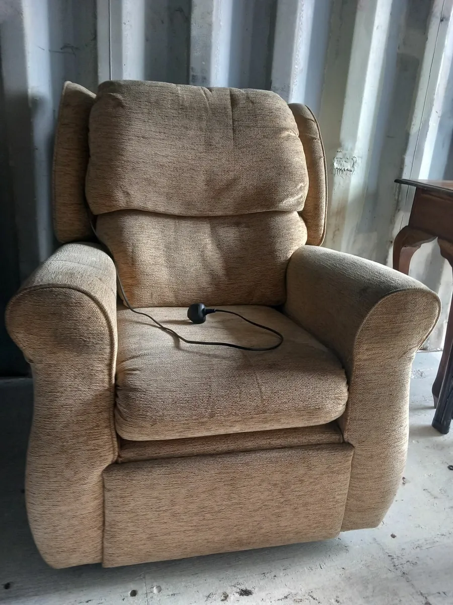 Recliner Chair - Image 2