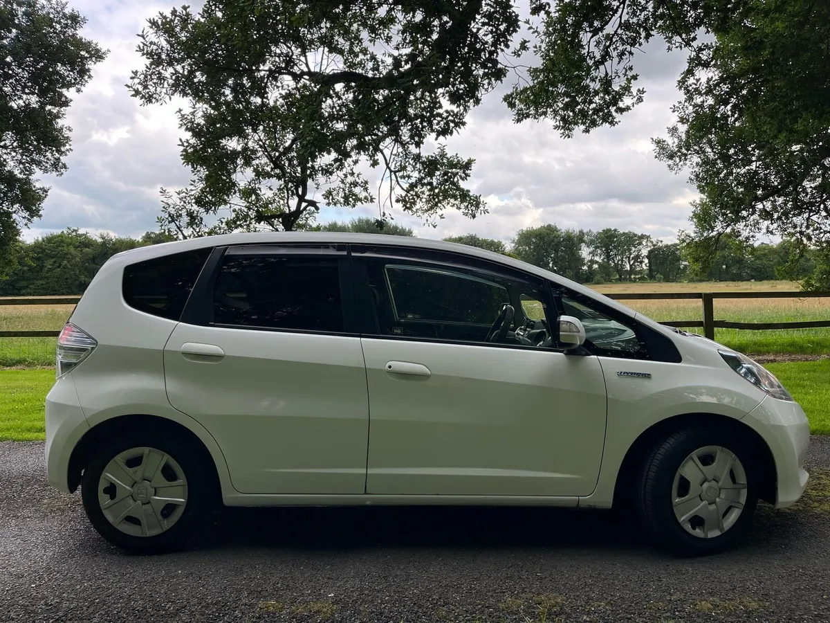 2013 HONDA FIT HYBRID NCT 10/26 - Image 2