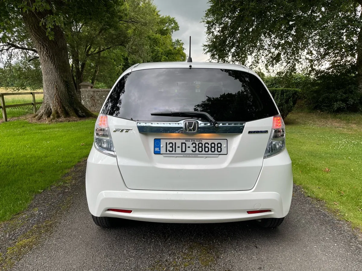2013 HONDA FIT HYBRID NCT 10/26 - Image 4