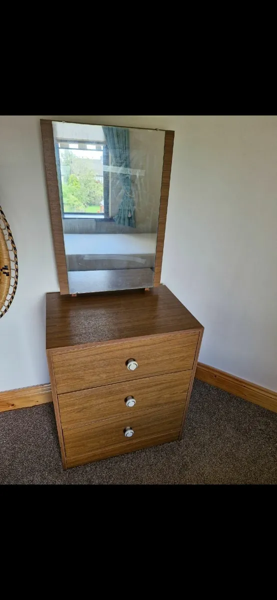 Bedroom furniture - Image 2