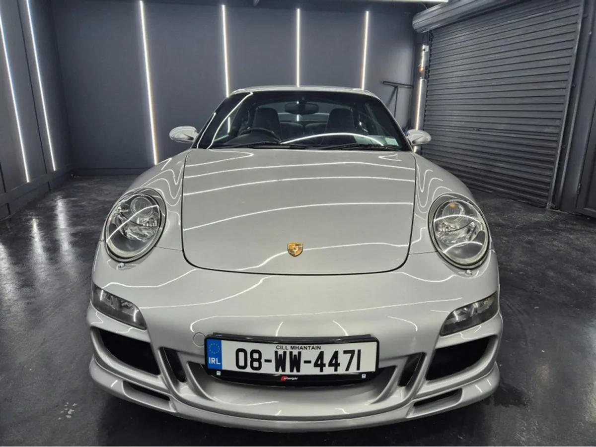Porsche 911 C4S Coupe Manual Aero Magnesium - Image 2