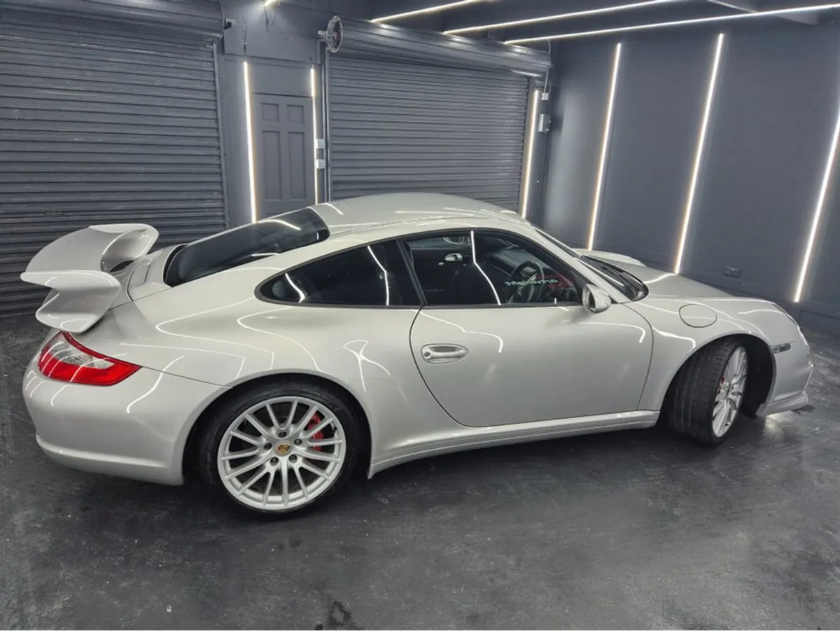 Porsche 911 C4S Coupe Manual Aero Magnesium - Image 4