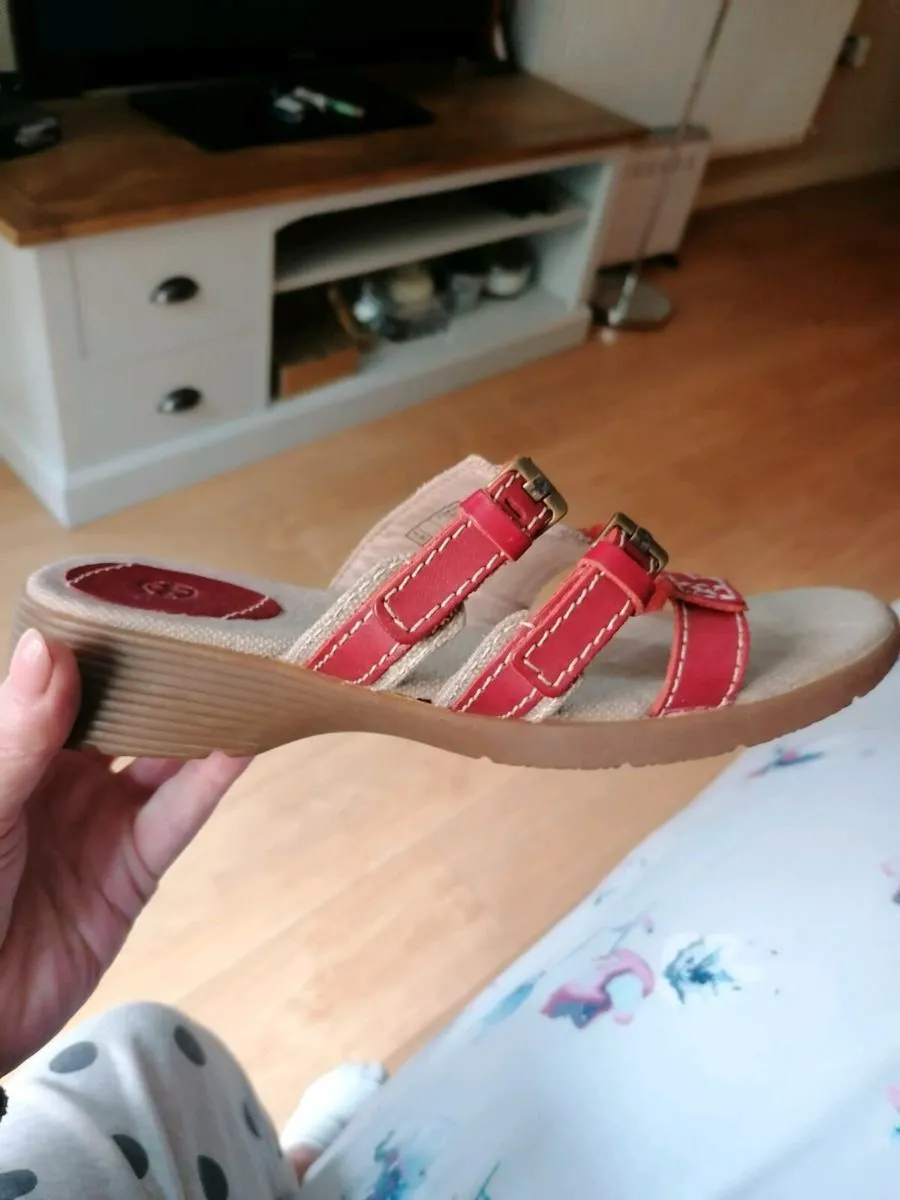 Beautiful ladies Doc Martin sandles - Image 3