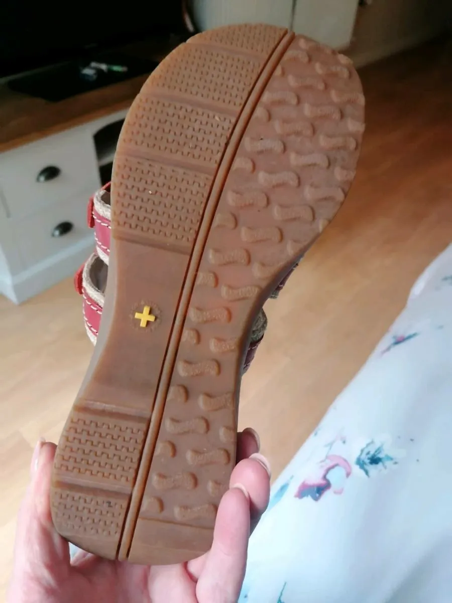 Beautiful ladies Doc Martin sandles - Image 4