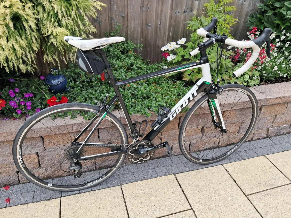 Mens Giant Defy ALUXX SL bicycle - Image 2