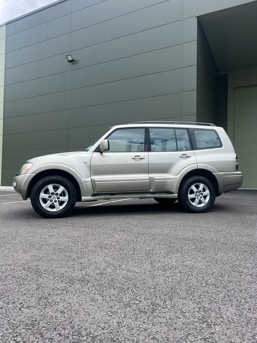 Mitsubishi Pajero - Image 1