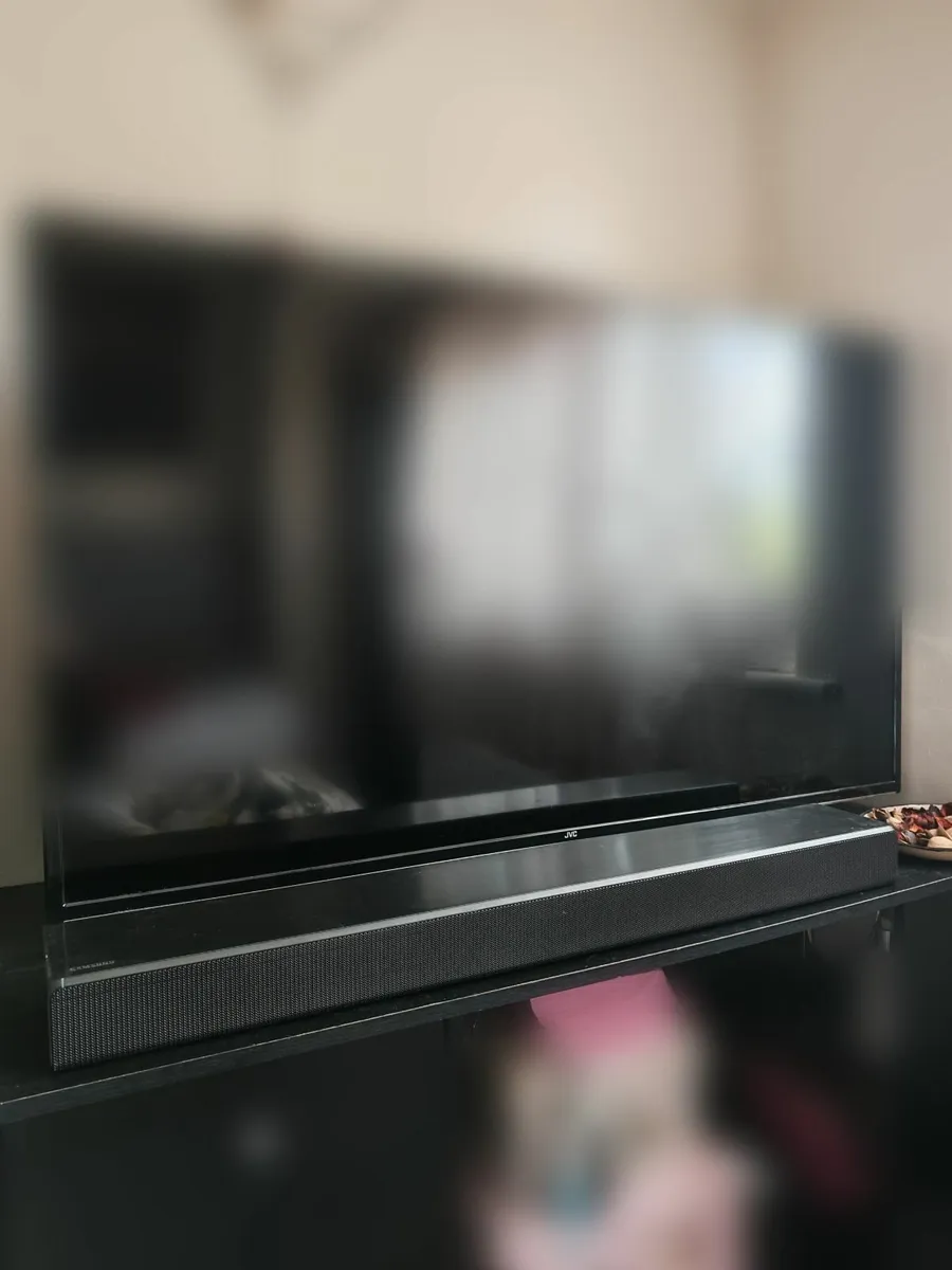 Samsung all-in-one soundbar - Image 1