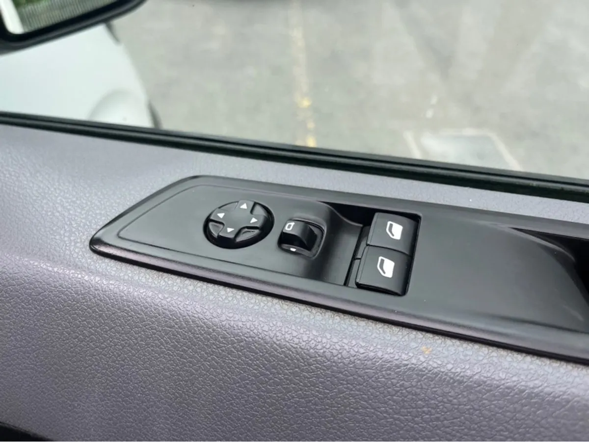 Opel Vivaro L2h1 2.0 D 120PS Diesel 5DR - Image 3