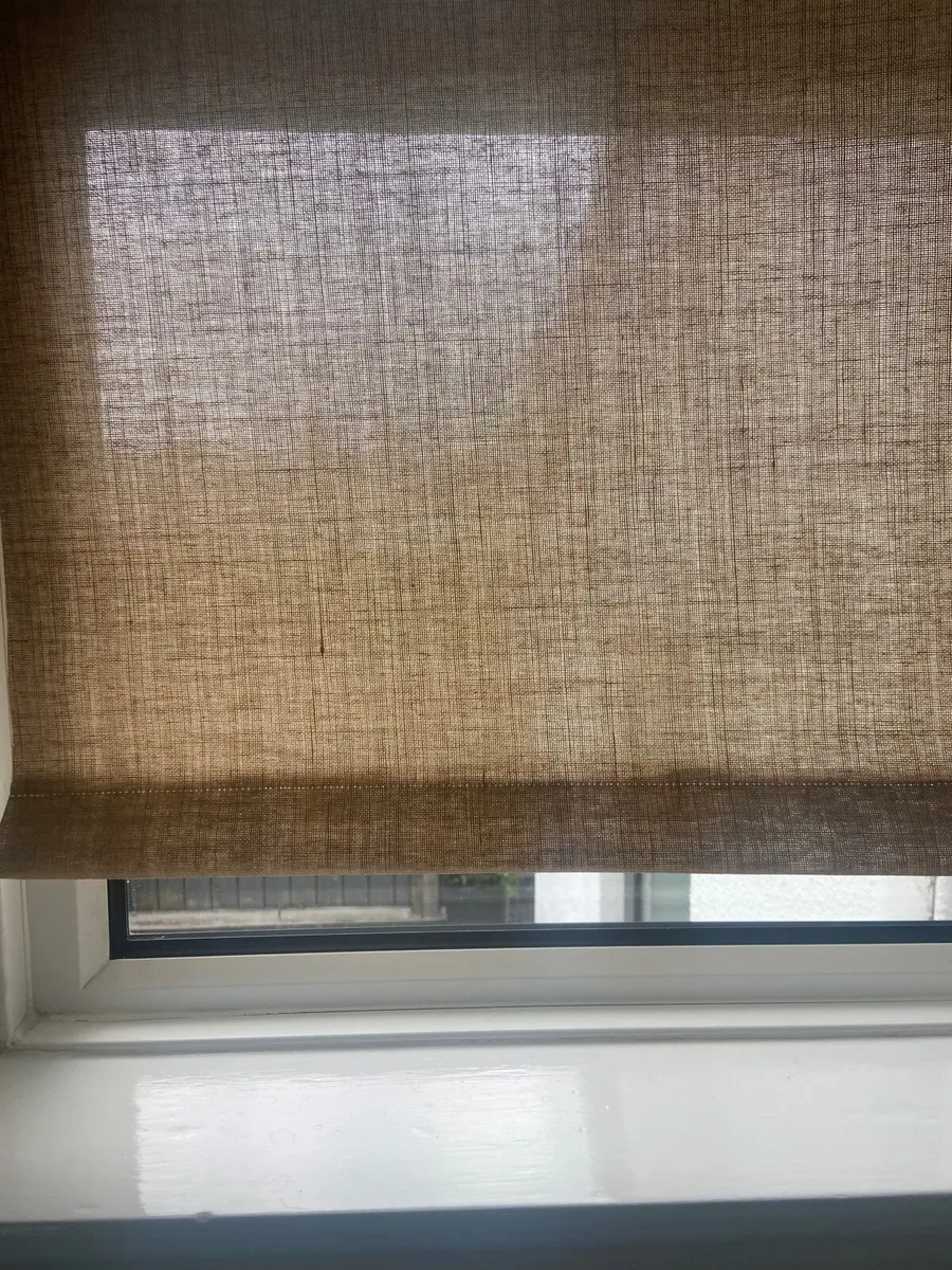 Linen effect roller blinds x 3 - Image 2