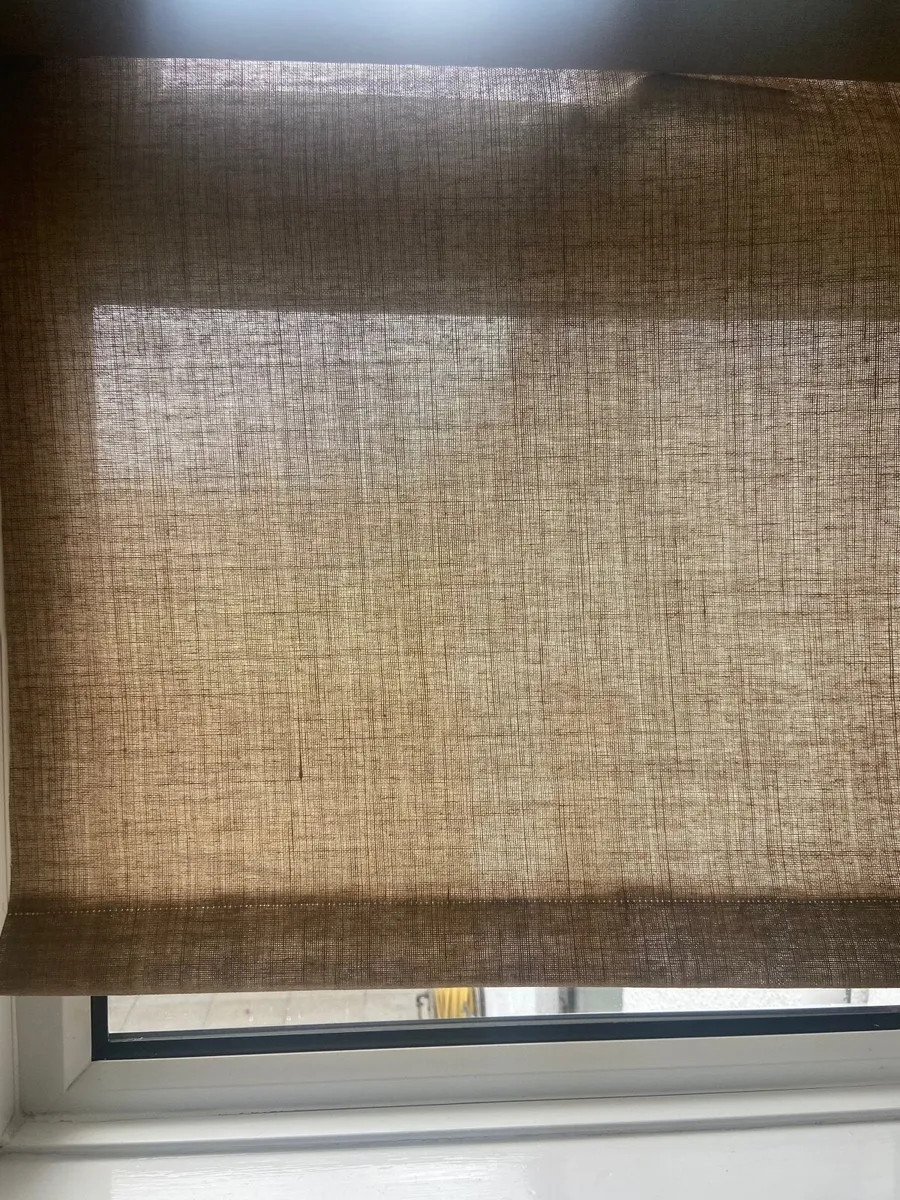 Linen effect roller blinds x 3 - Image 4