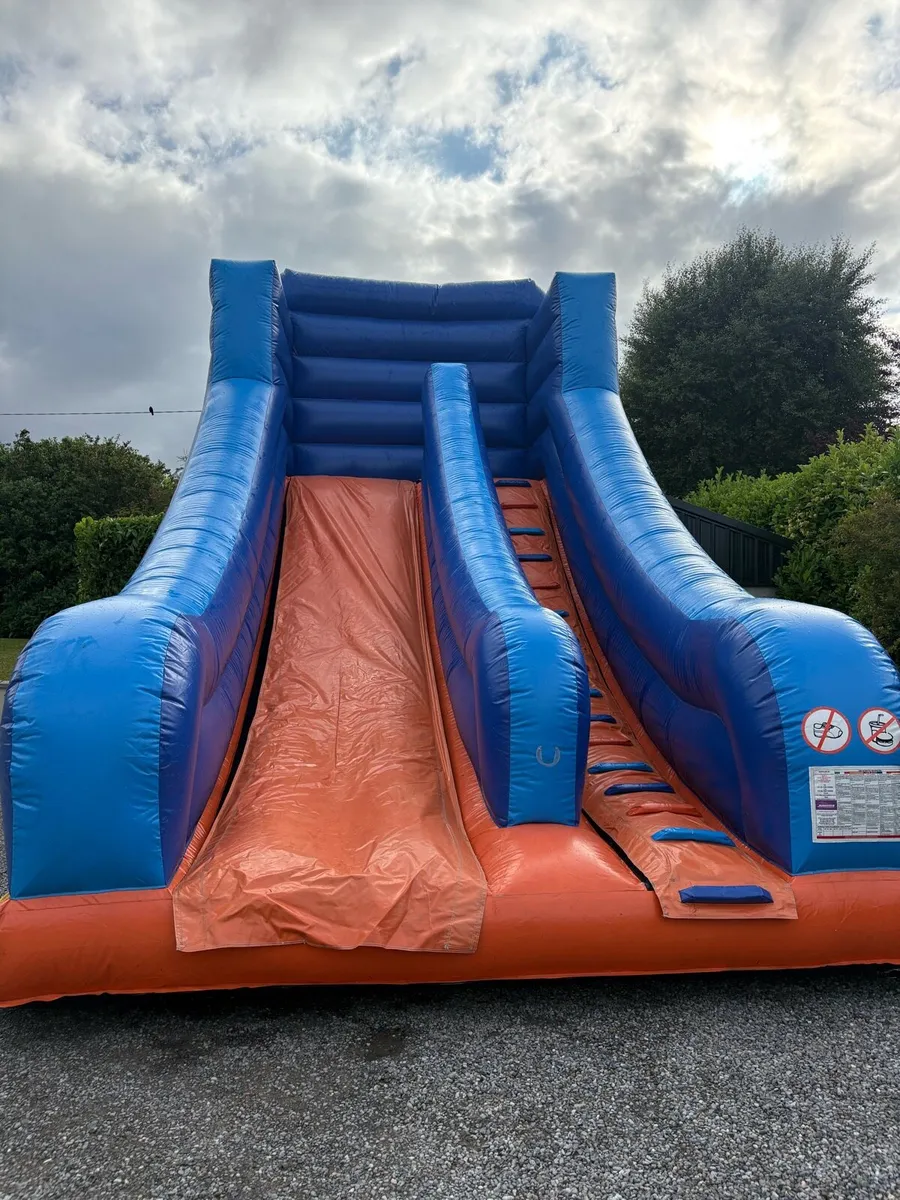Bouncy castle - Image 1