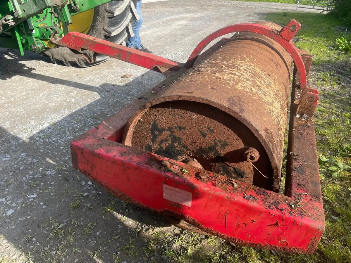 8ft Land Roller - Image 1