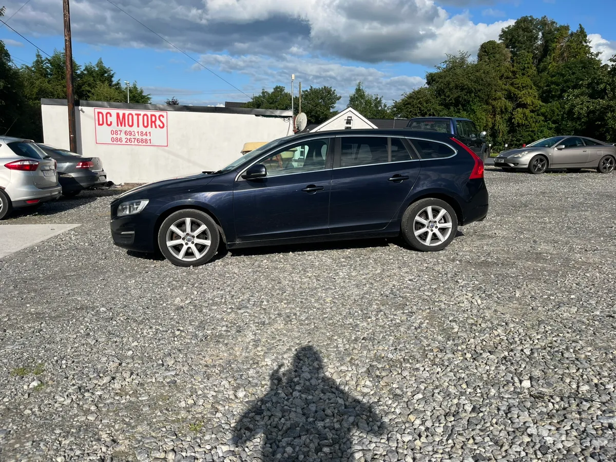 2017 Volvo V60 2.0 diesel  AUTOMATIC - Image 1