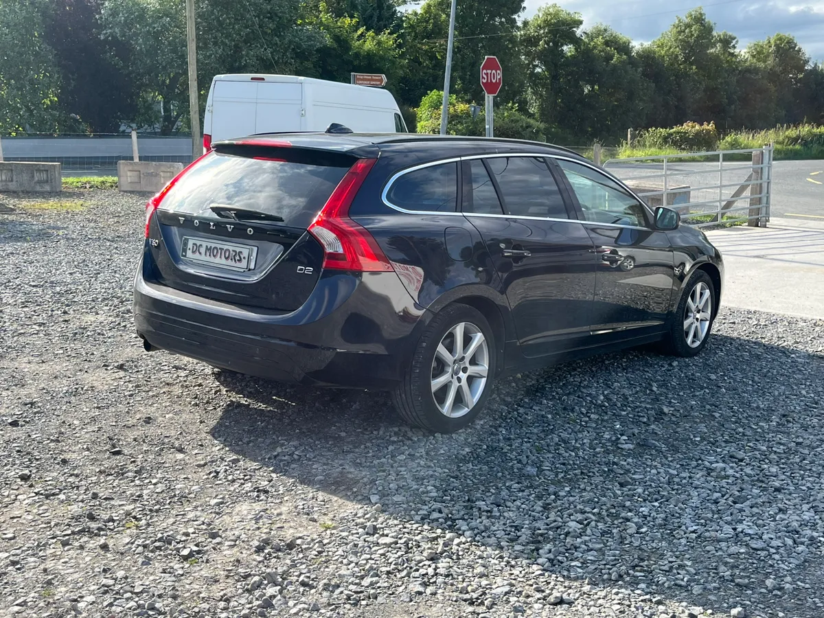 2017 Volvo V60 2.0 diesel  AUTOMATIC - Image 3