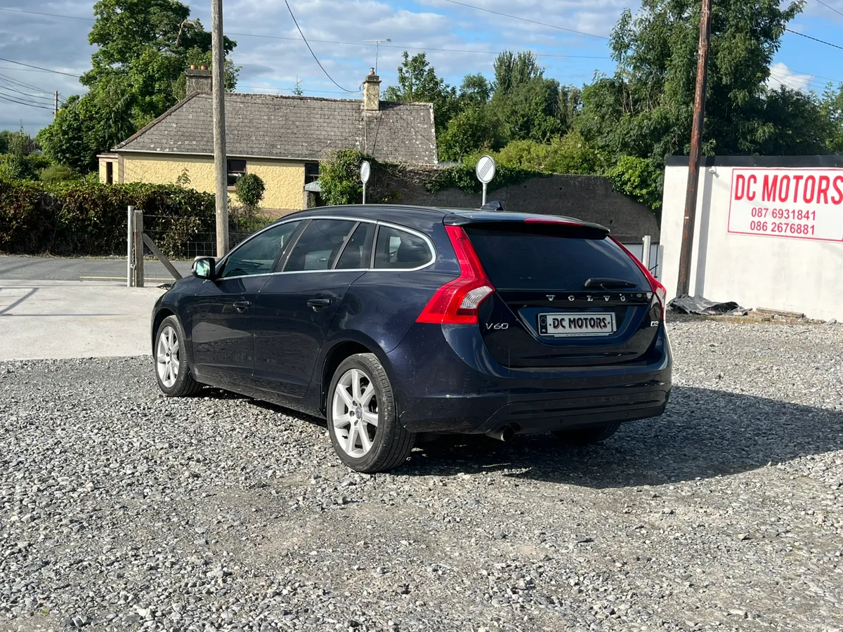 2017 Volvo V60 2.0 diesel  AUTOMATIC - Image 4