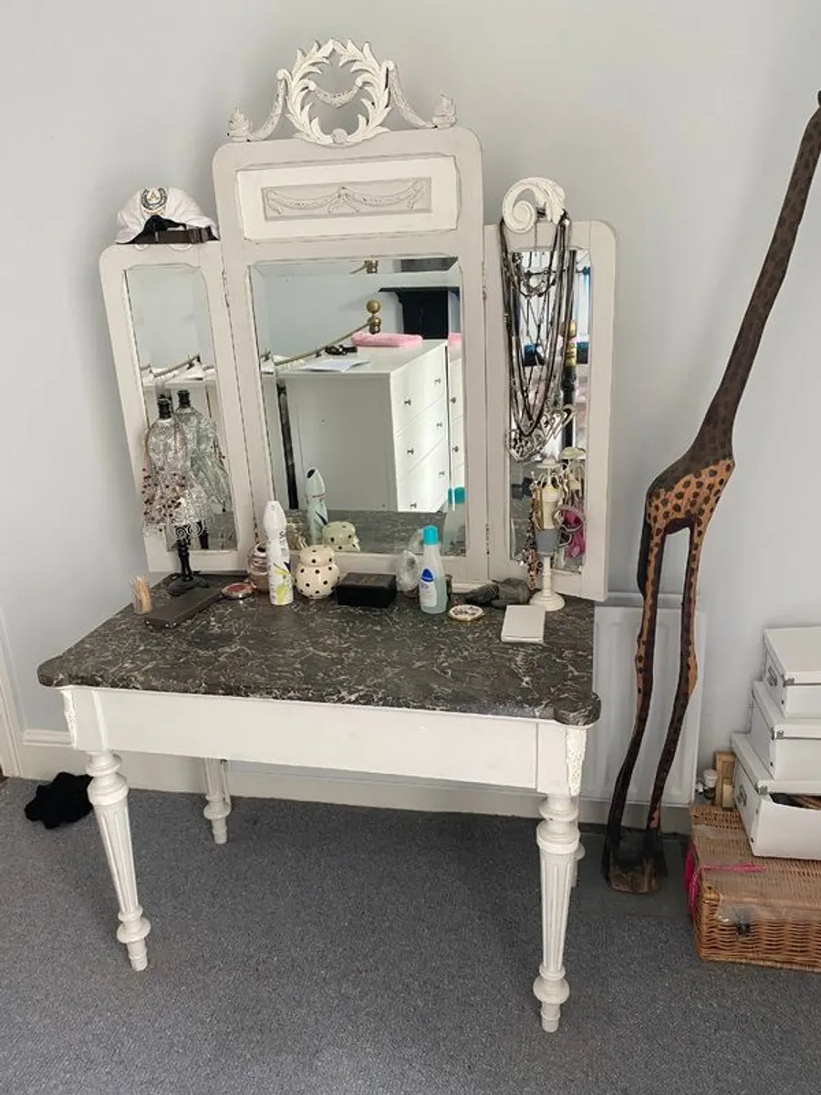 Antique dressing table - Image 1