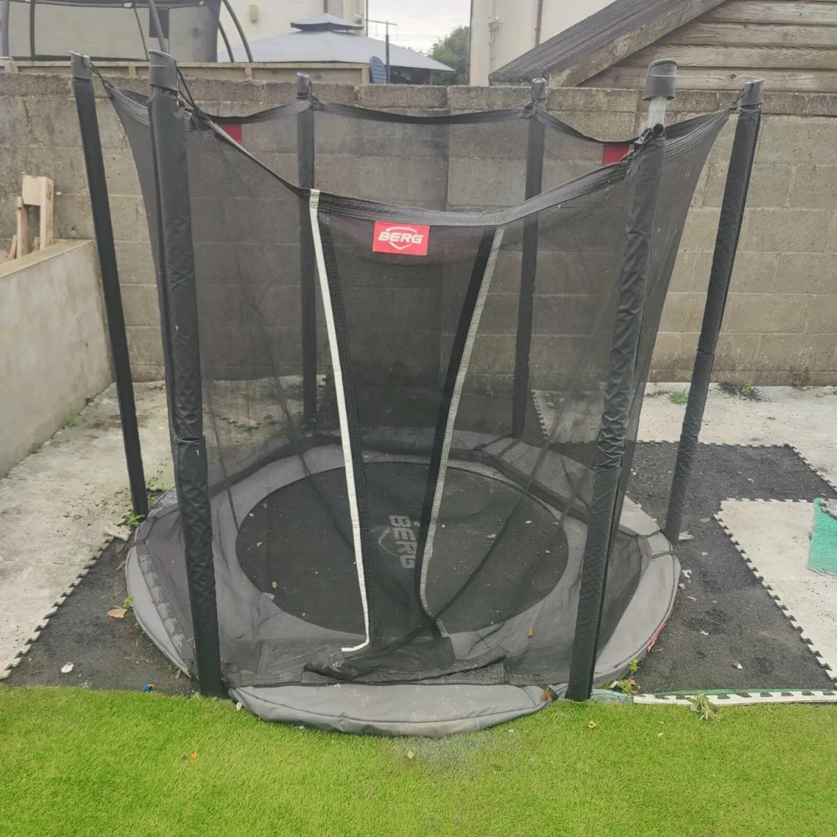 Berg sunken trampoline