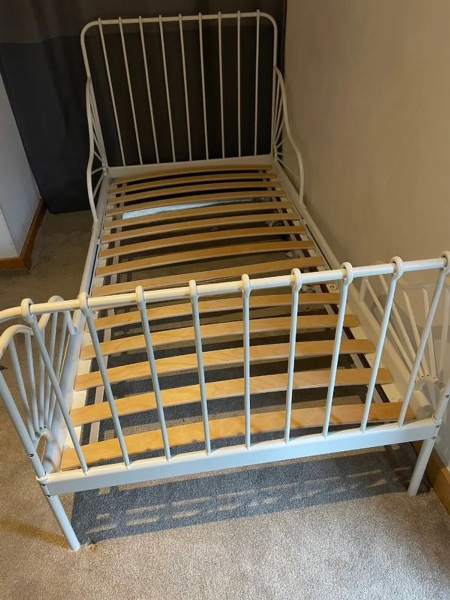 Freezer, kids beds - Image 2