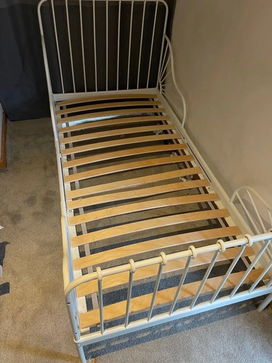 Freezer, kids beds - Image 3