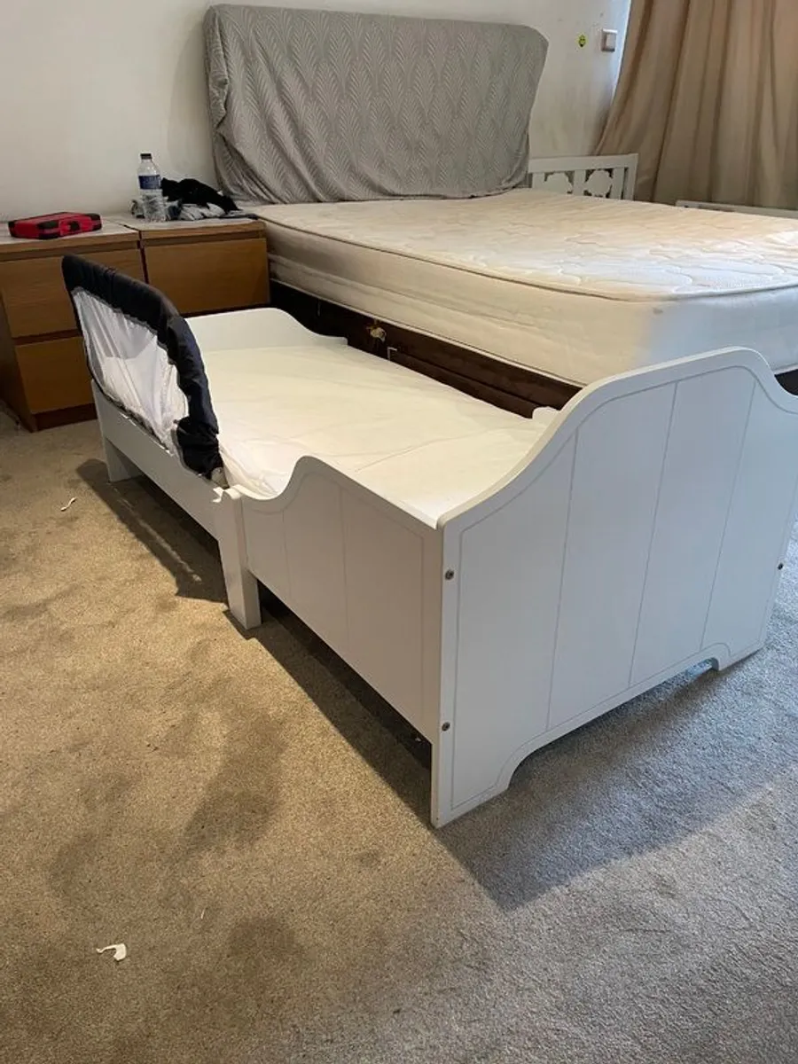 Freezer, kids beds - Image 4