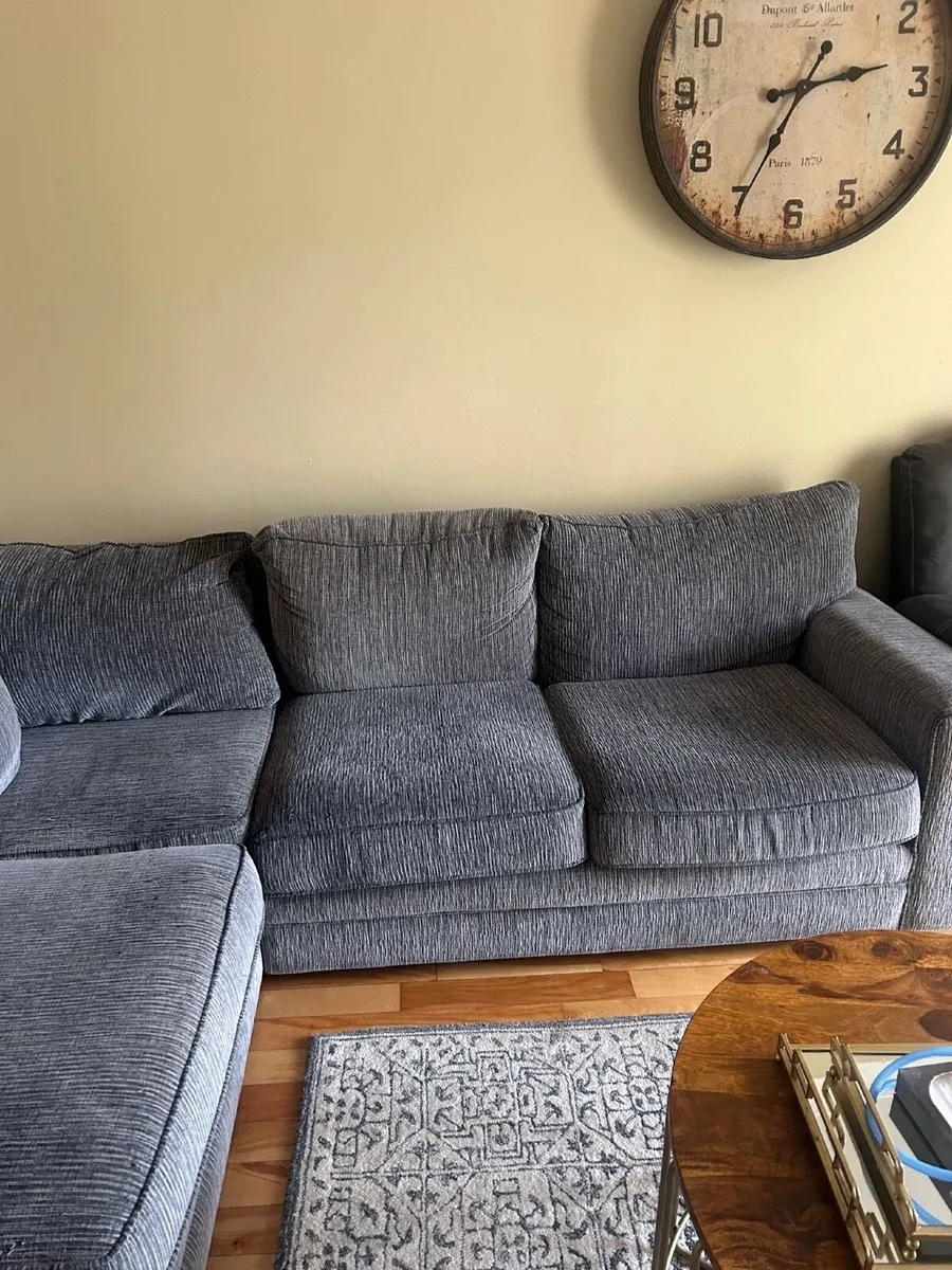 Corner sofa and recliner chair - Image 3
