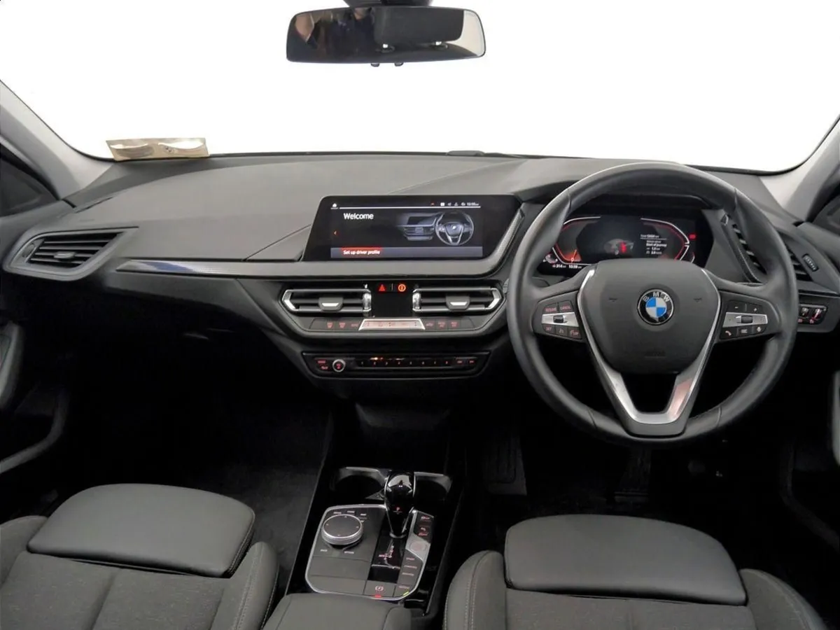 BMW 1 Series 118i Sport - Image 4