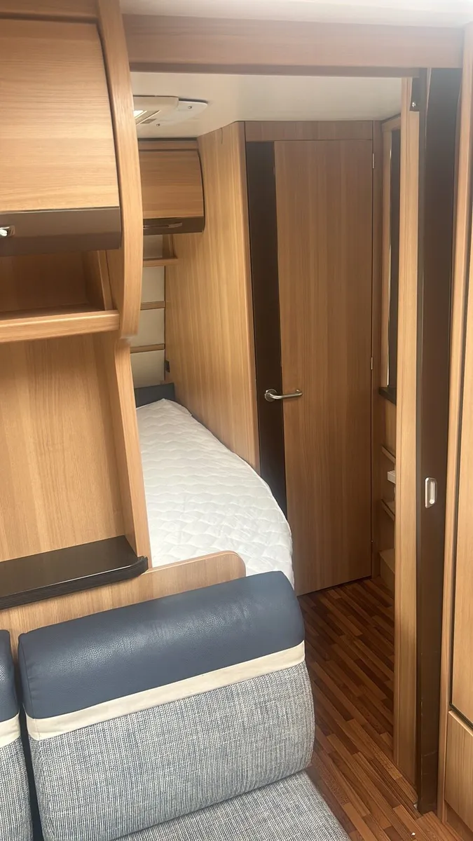 6 berth caravan - Image 3