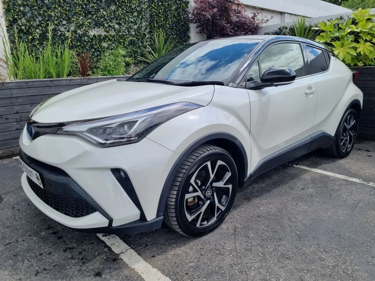 Toyota C-HR 1.8 Hybrid / SOL G-pack TOP Spec / Ta - Image 2