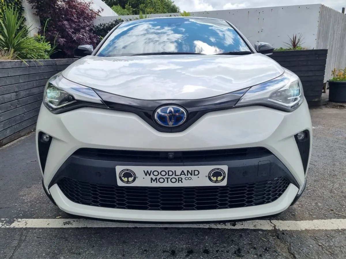 Toyota C-HR 1.8 Hybrid / SOL G-pack TOP Spec / Ta - Image 4