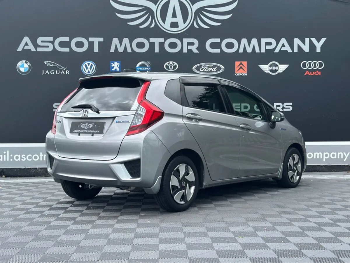 Honda Fit Hybrid - Image 4