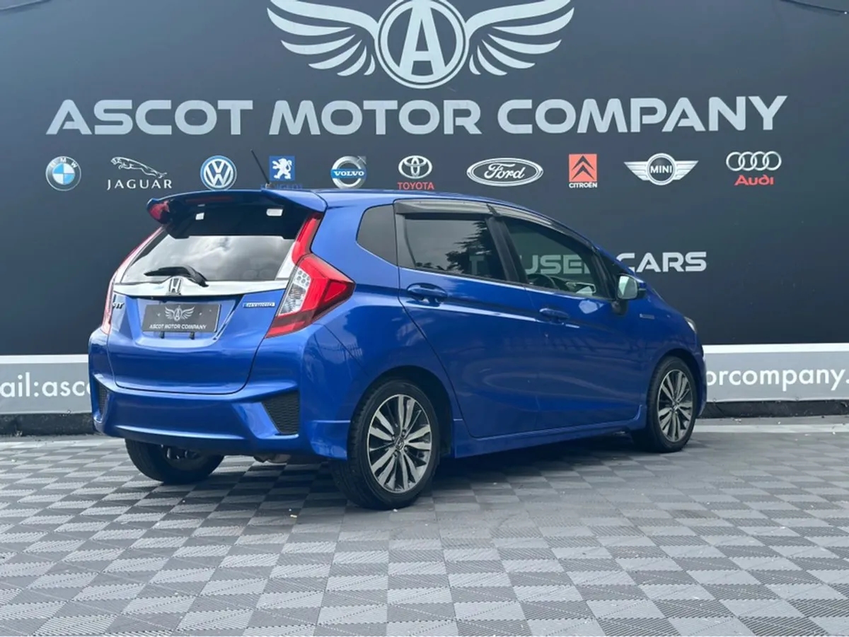 Honda Fit Hybrid - Image 4