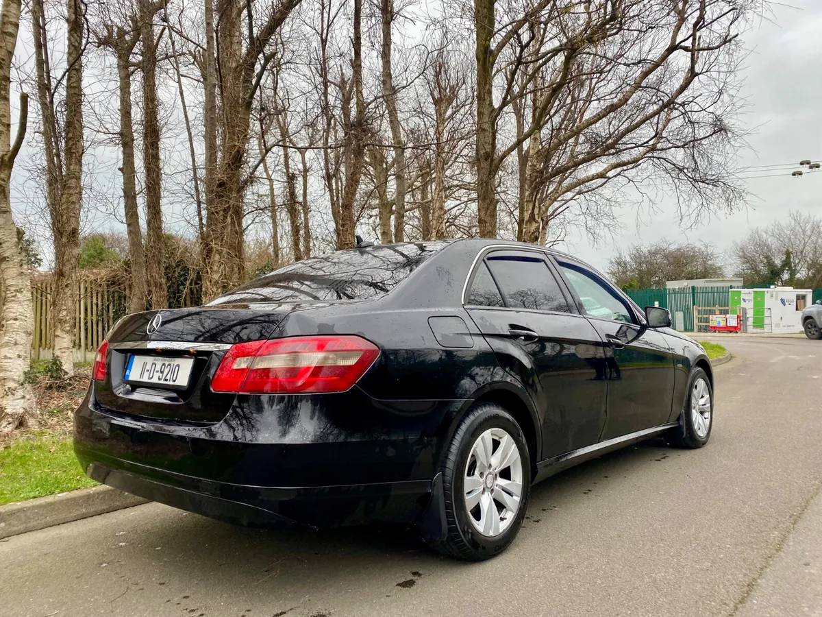 2011 Mercedes Benz e200 cdi immaculate - Image 3