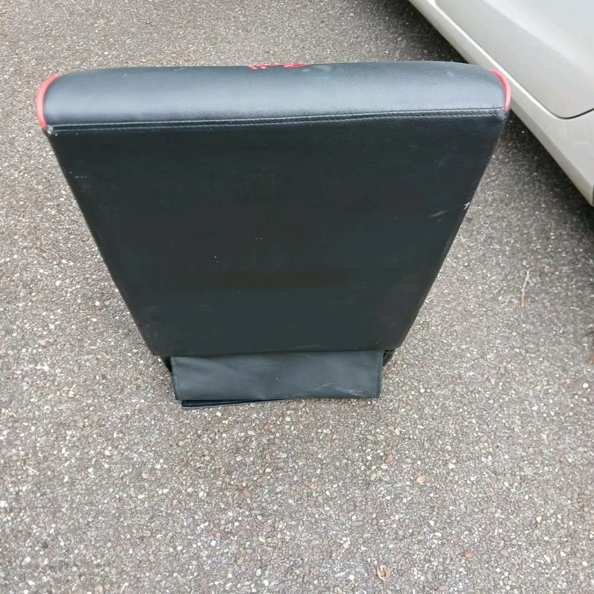 Gaming Chair - Image 2