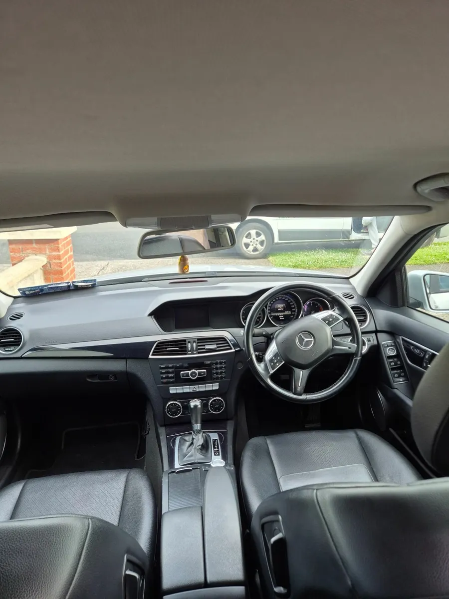 Mercedes-Benz C-Class 2012 - Image 2
